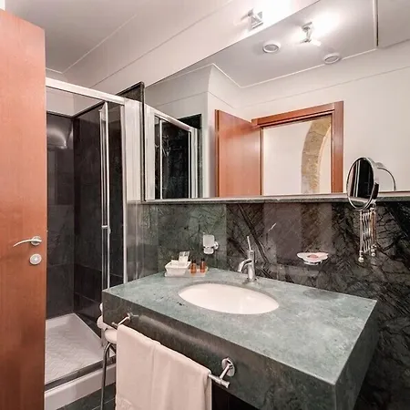 Royal Maniace Hotel 4*