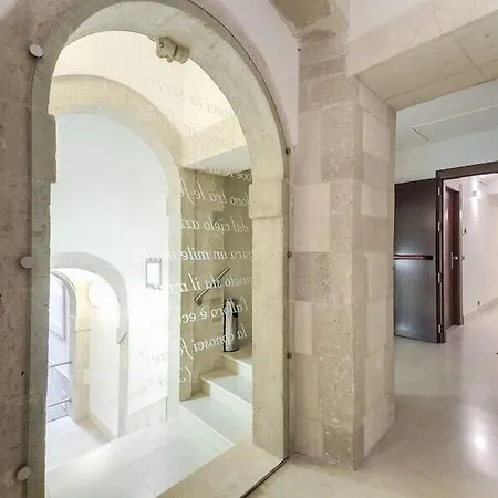Royal Maniace מלון סירקוזה
