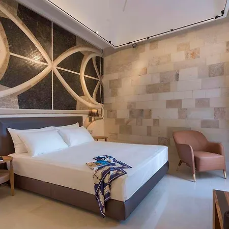 Royal Maniace Hotel 4*