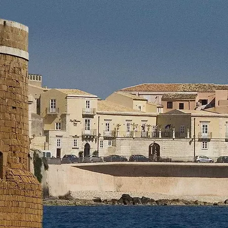 Royal Maniace Hotel 4*