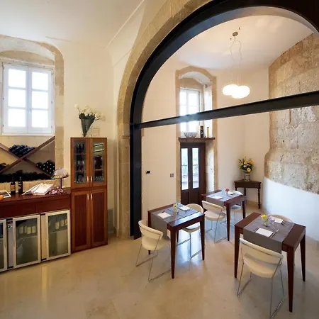 Royal Maniace Hotel