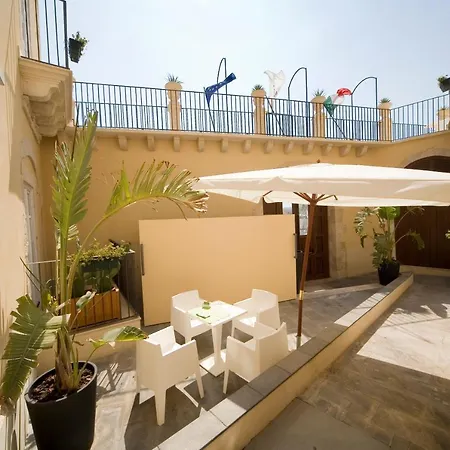 Royal Maniace Hotel 4*